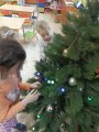 Zdobení vánočního stromečku